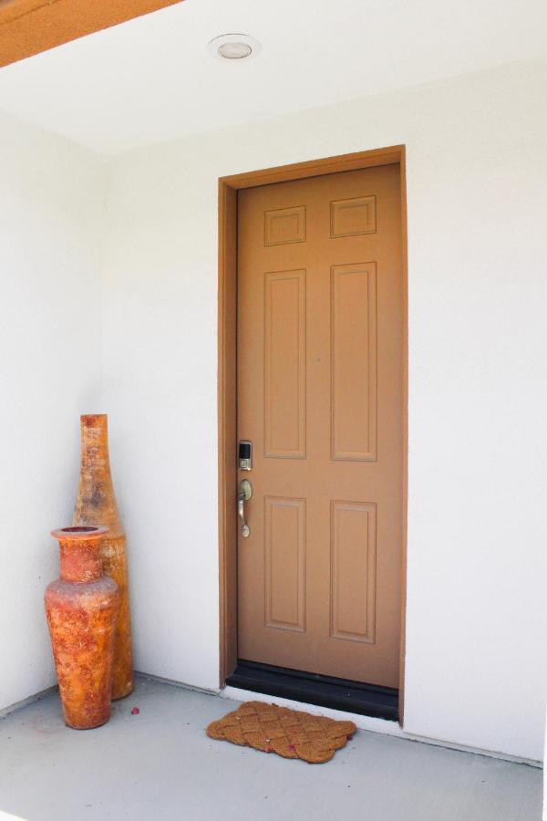 Entire Bungalow W/ Private Pool Near Palm Springs! Indio Dış mekan fotoğraf
